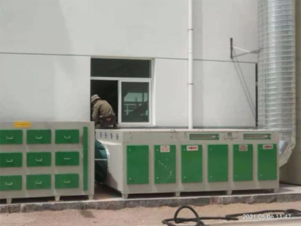 除味設(shè)備（UV光氧除味，活性炭除味）