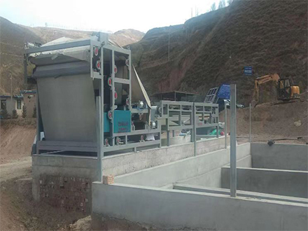 壓濾機(jī)出渣設(shè)備